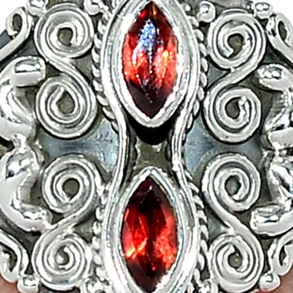 Artisan handmade sterling silver ring with Madagascar Garnet 6.5 - Picture 2 of 2